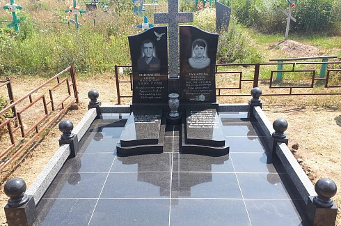 Ограды и цоколи из гранита